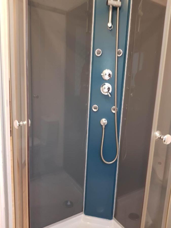 05 - Tres Joli 3 Pieces Neuf 2 Chambres, Logement Tout Equipe Pour 1 A 4 Personnes Maximum, Vue Sur Jardin Avec Parking Privatif, Grand Fourgon Possible, Tout Le Linge De Maison Est Fourni Annesse-et-Beaulieu Esterno foto