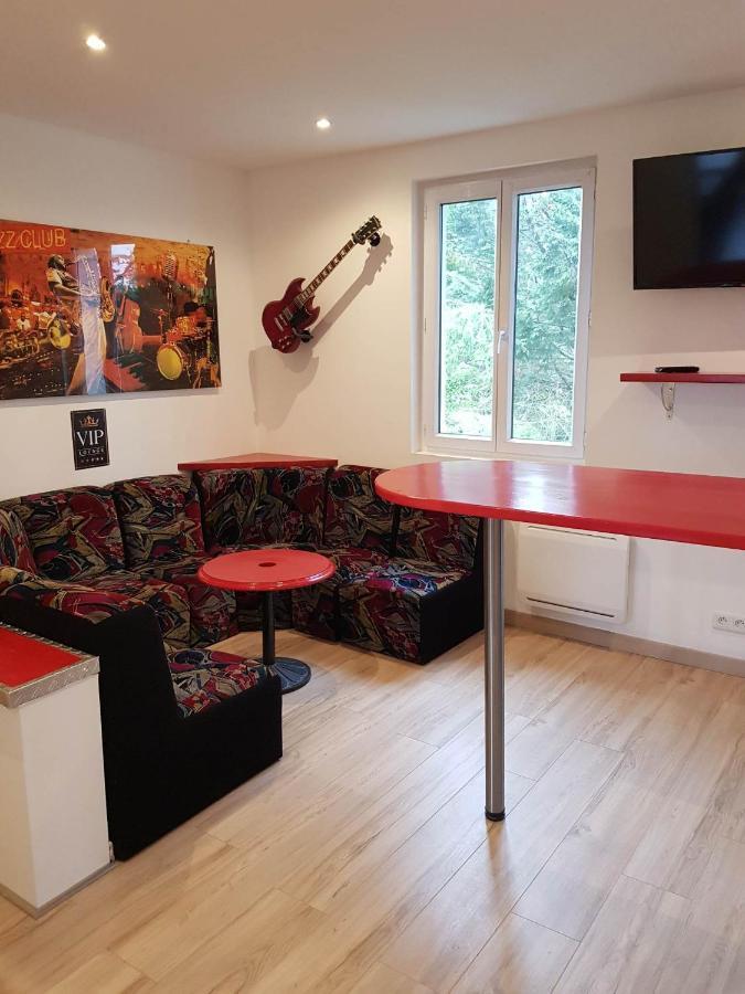 05 - Tres Joli 3 Pieces Neuf 2 Chambres, Logement Tout Equipe Pour 1 A 4 Personnes Maximum, Vue Sur Jardin Avec Parking Privatif, Grand Fourgon Possible, Tout Le Linge De Maison Est Fourni Annesse-et-Beaulieu Esterno foto