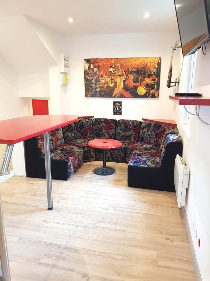 05 - Tres Joli 3 Pieces Neuf 2 Chambres, Logement Tout Equipe Pour 1 A 4 Personnes Maximum, Vue Sur Jardin Avec Parking Privatif, Grand Fourgon Possible, Tout Le Linge De Maison Est Fourni Annesse-et-Beaulieu Esterno foto